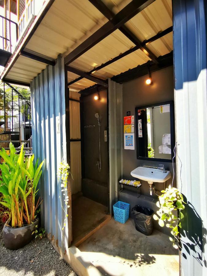Hostel Revolution Siem Reap Exterior foto