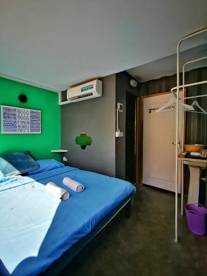 Hostel Revolution Siem Reap Exterior foto