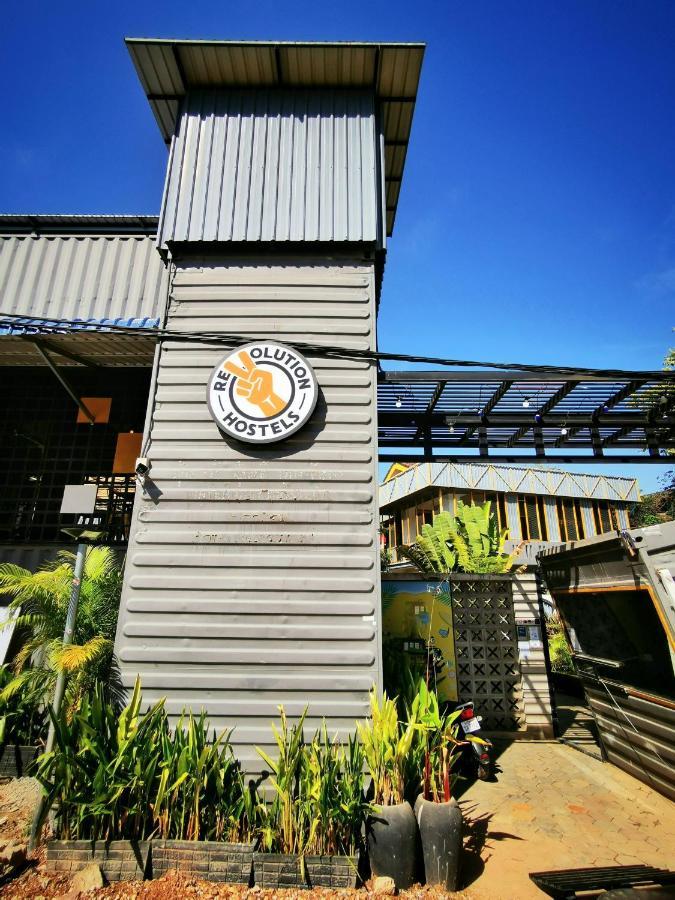 Hostel Revolution Siem Reap Exterior foto