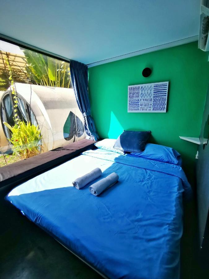 Hostel Revolution Siem Reap Exterior foto
