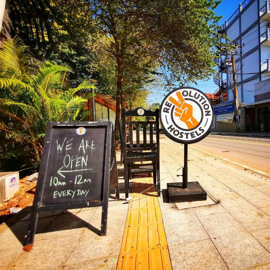 Hostel Revolution Siem Reap Exterior foto