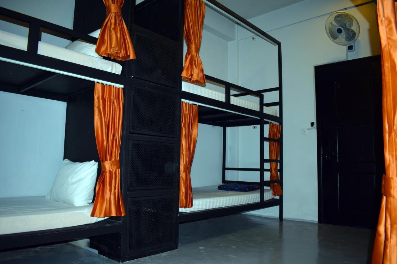 Hostel Revolution Siem Reap Exterior foto